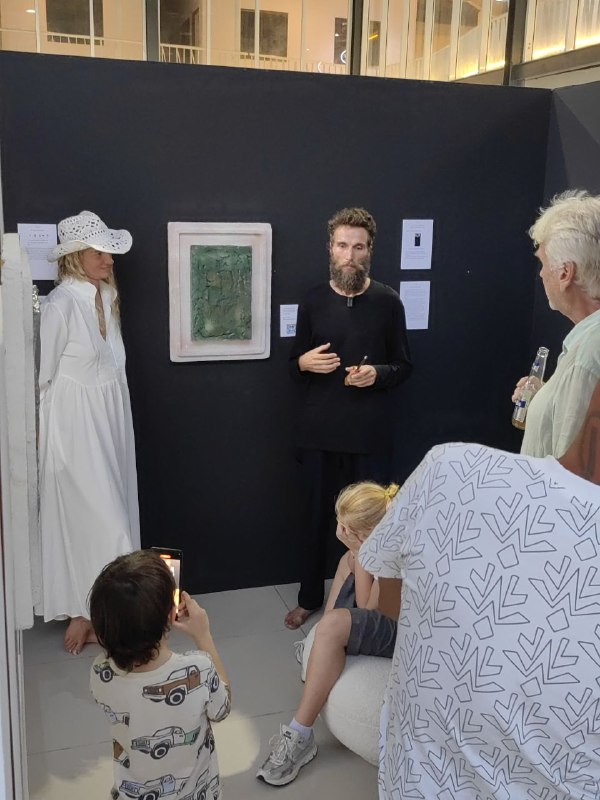 Fox Eat Broccoli gallery — The Fifth Element exhibition
